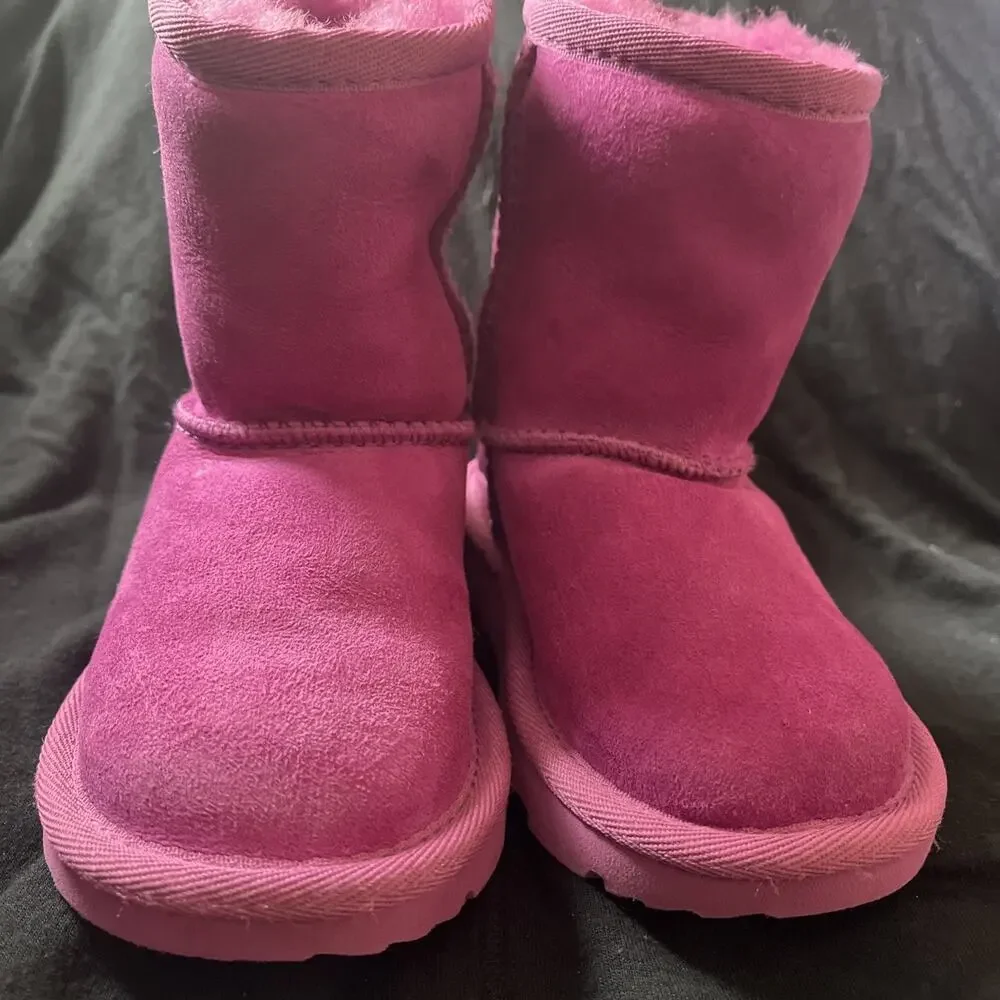 UGG Australia Toddlers Classic II Boots - Size 7 - Great Condition